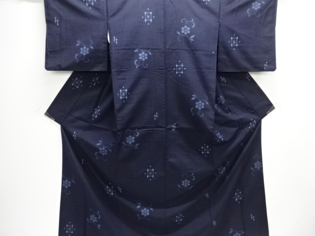 梅鉢に唐草模様織出し手織り紬着物